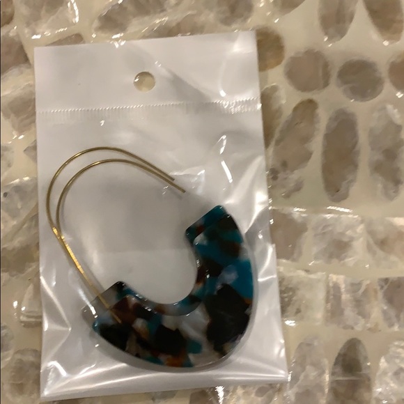 Colorful acrylic earrings-9 pairs for $10.00 - Picture 9 of 9